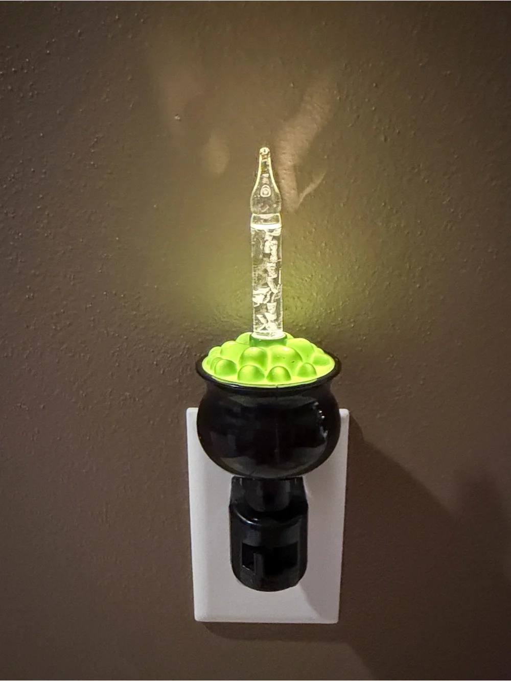 Vintage Halloween Cauldron Bubbling Night Light
